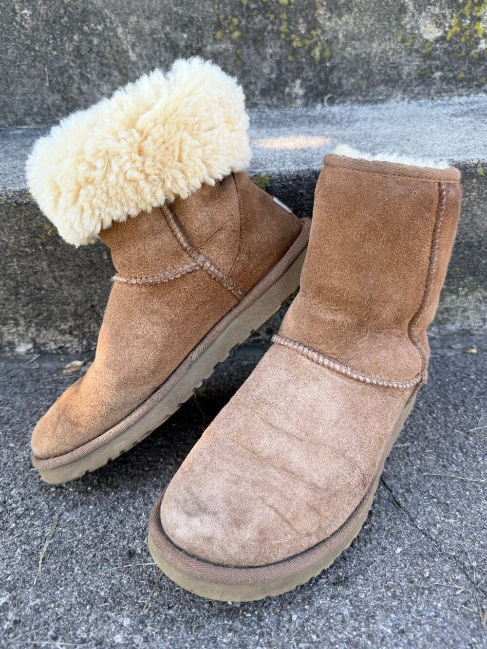 UGG Australia Classic Short Chestnut Suede Shearling Boots 5825 Women's Size 8